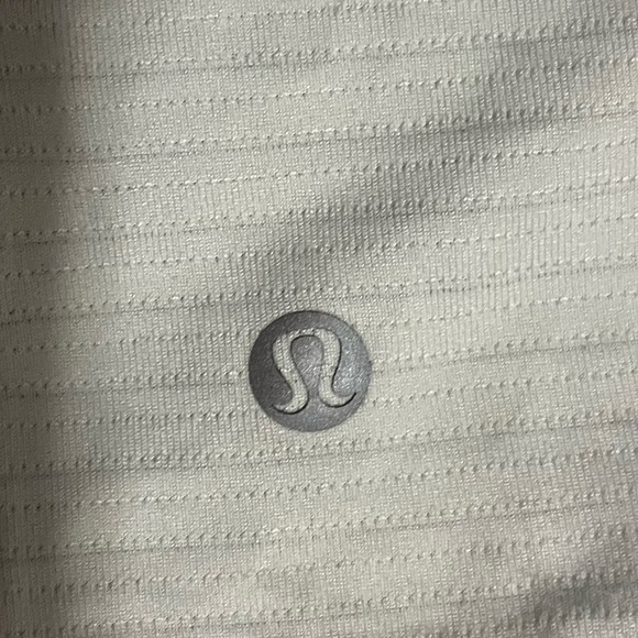 Metal Vent Tech Lululemon
Short-Sleeve Shirt - Picture 2 of 4